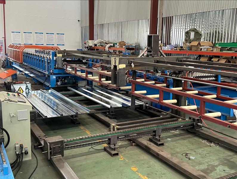 Chine le meilleur Machine de rabattement de feuille de toiture en ventes
