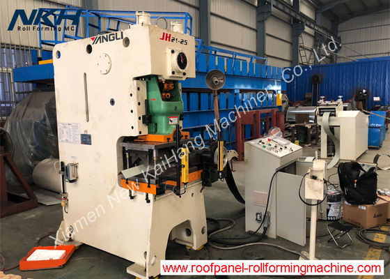 acheter La vallée laminent à froid former la machine, profil de clignotant de toit faisant la machine online manufacture