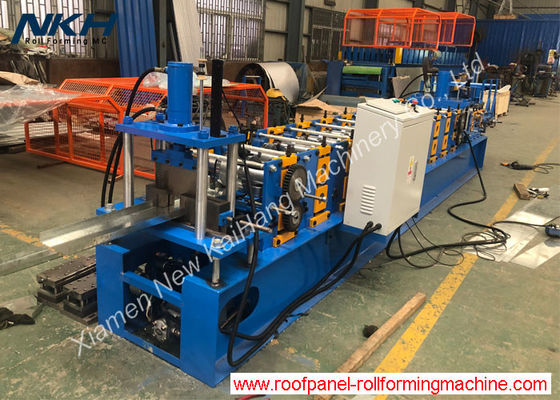 acheter Petit pain de feuille de Purlin de contrôle de PLC formant la machine avec la lame de Cr12Mov online manufacture